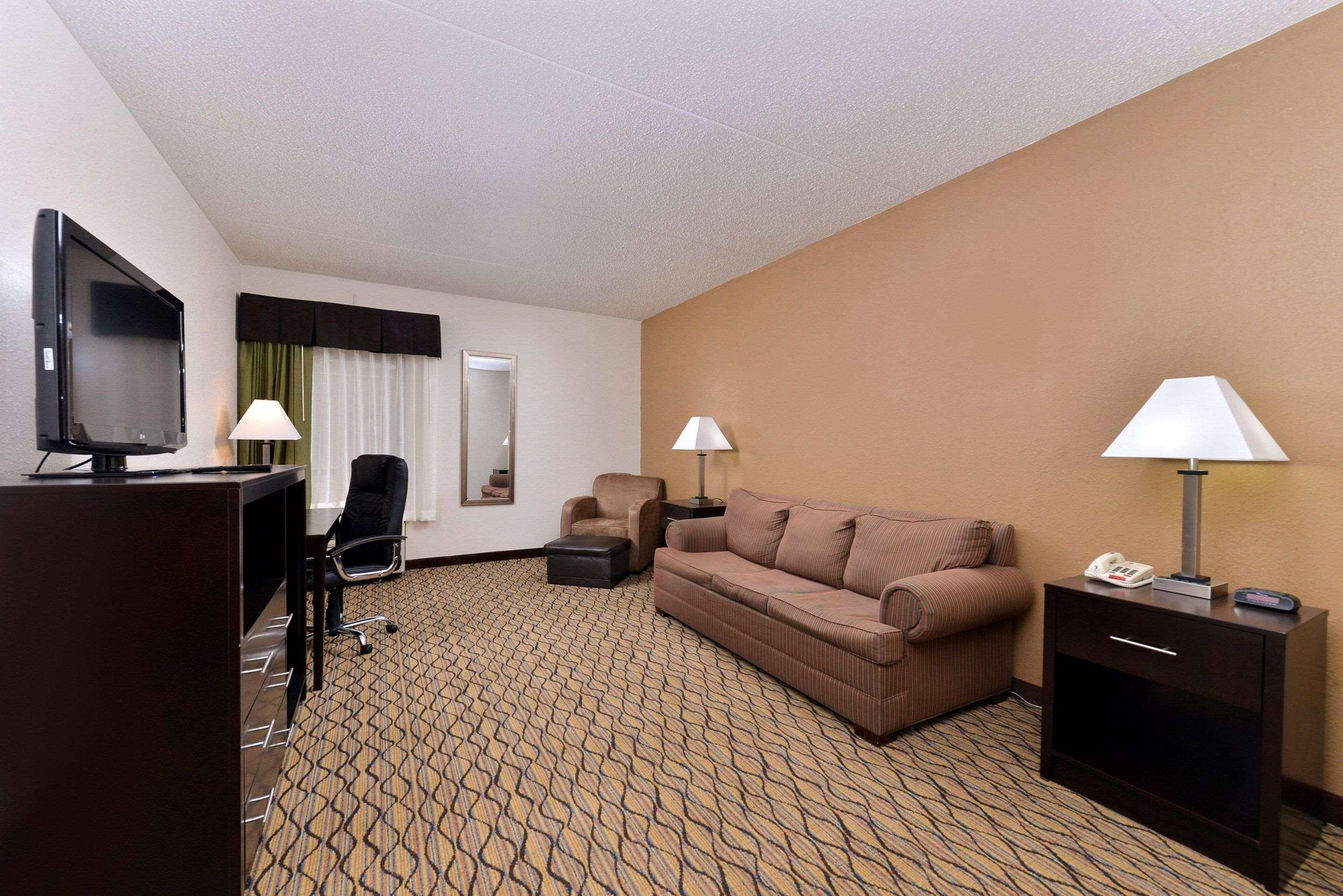 Quality Inn & Suites Matteson Near I-57 Eksteriør billede