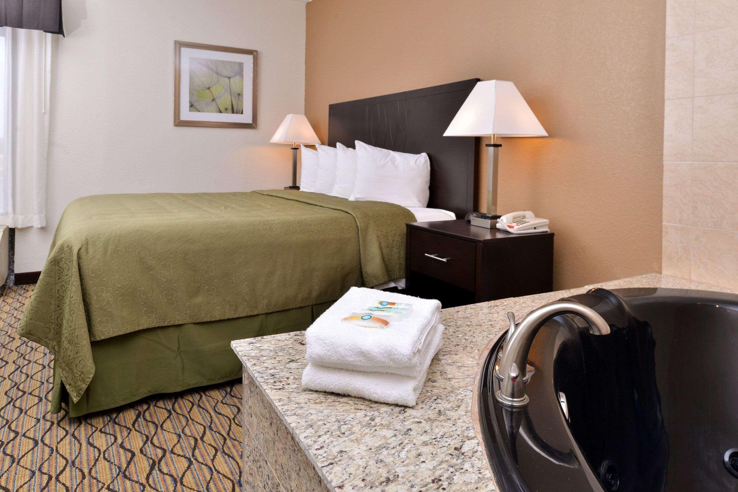 Quality Inn & Suites Matteson Near I-57 Eksteriør billede