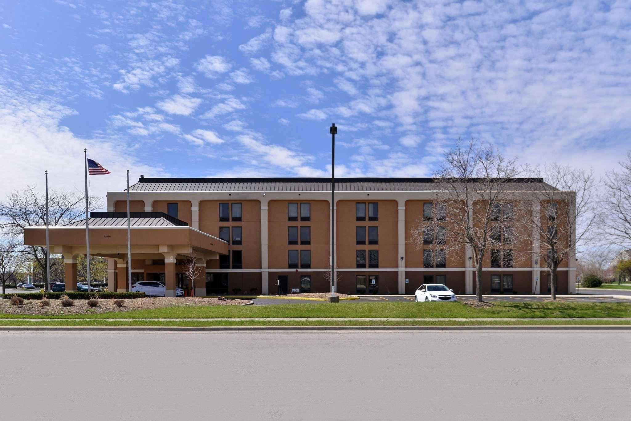Quality Inn & Suites Matteson Near I-57 Eksteriør billede