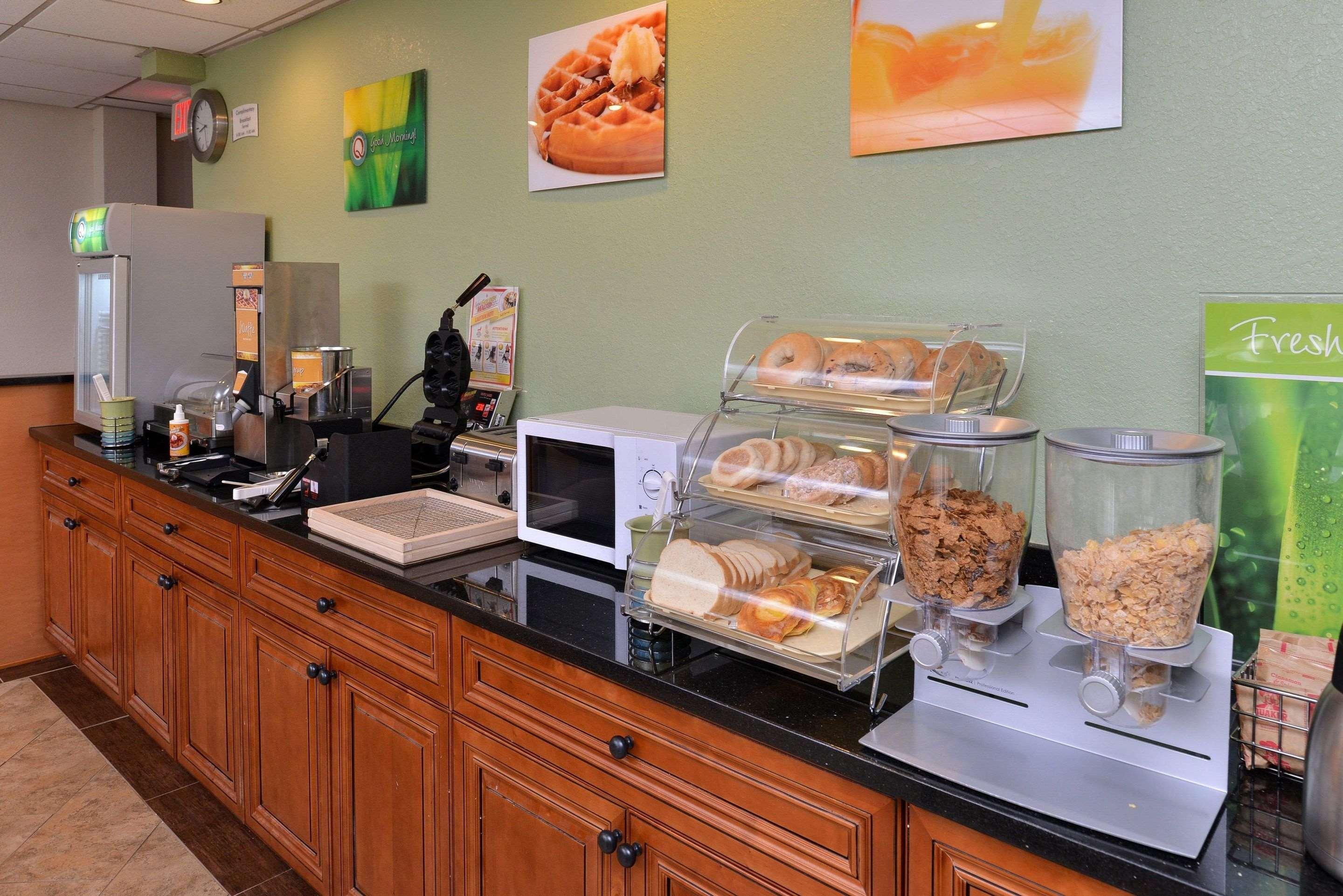 Quality Inn & Suites Matteson Near I-57 Eksteriør billede